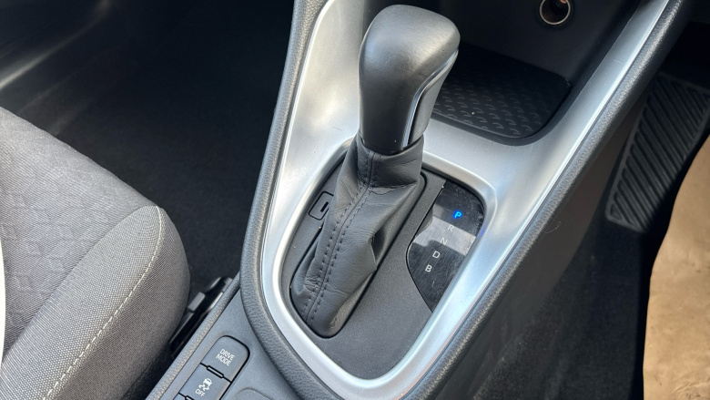 Toyota Yaris 1.5 Hybrid Design 5dr CVT Hybrid Hatchback